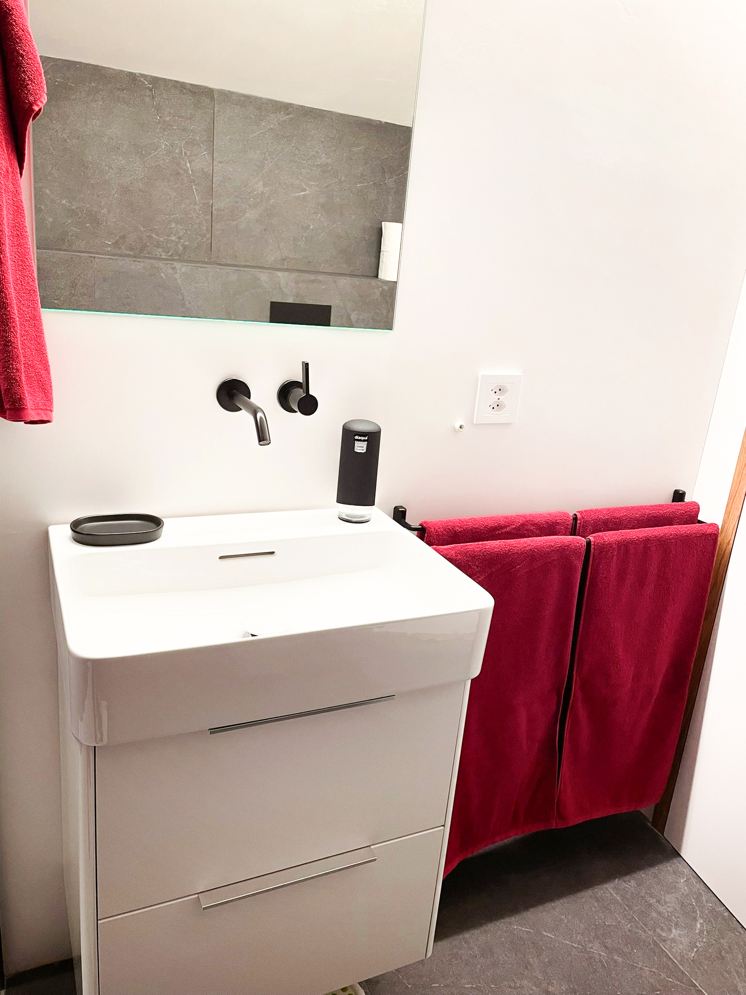 Genügend Handtuchstangen für alle Duschtücher!