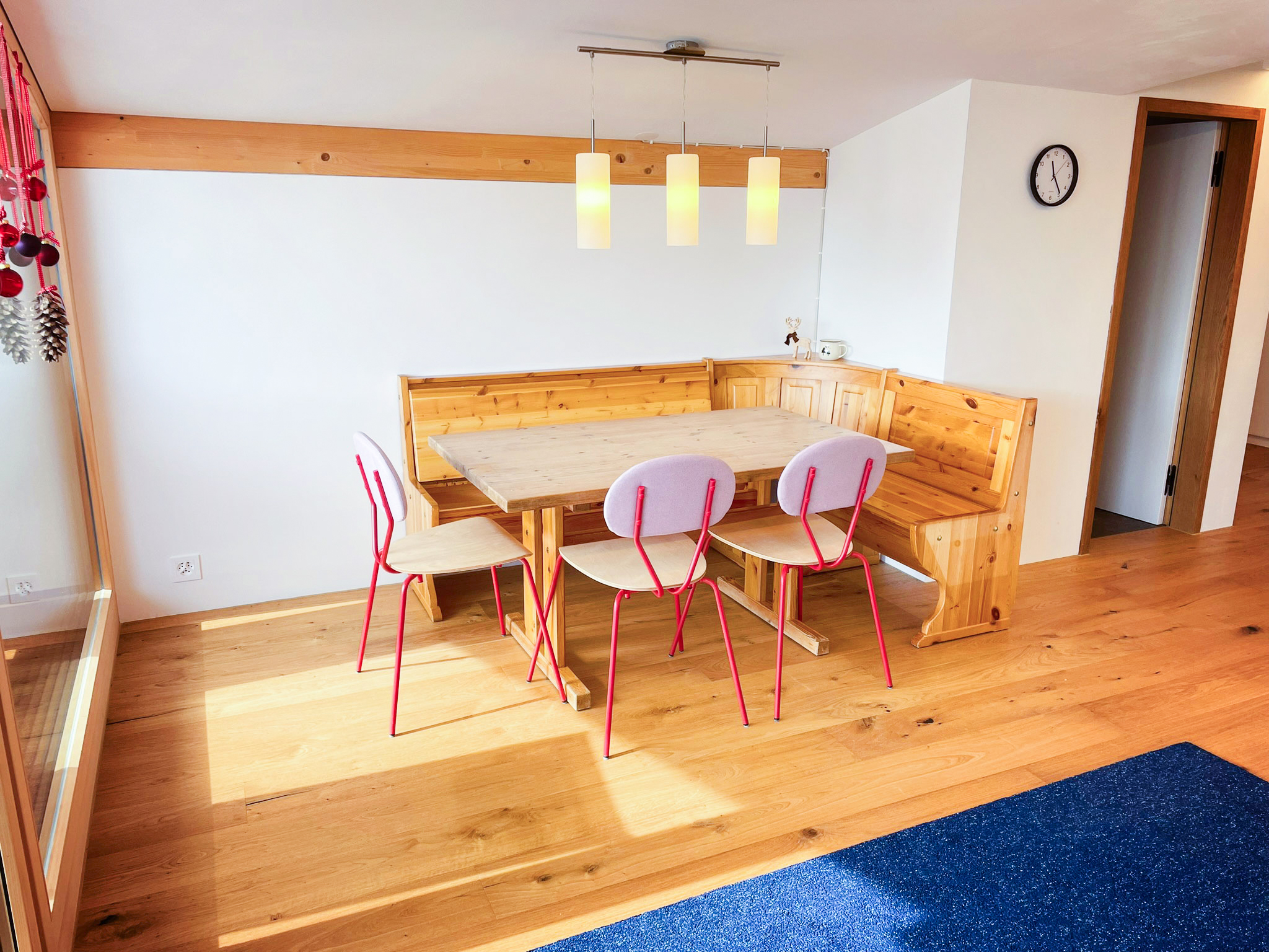 Gemütliche Essecke für bis zu 6 Personen